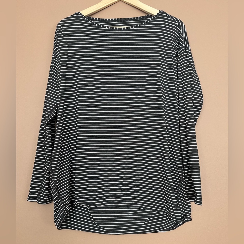 {Lululemon} Back In Action Long Sleeve in Modern Stripe Heathered Black - 8 - Picture 1 of 8